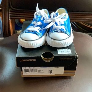 Toddler size 5 blue converse